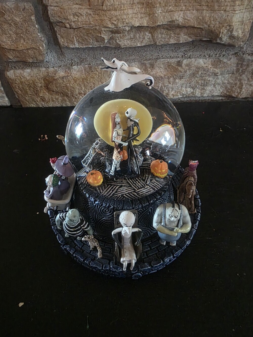 Disney "RARE" The Nightmare Before Christmas Rotating Musical Glitter Globe
